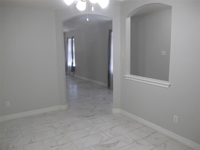 Building Photo - 3401 Pioneer Crossing Dr