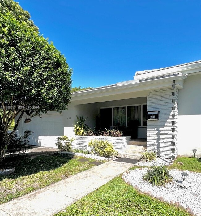 Building Photo - 411 Alesio Ave