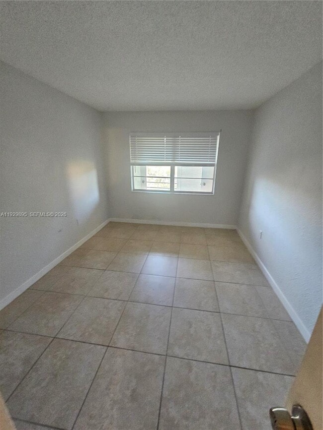 Building Photo - 4314 NW 9th Ave