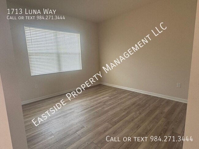 Building Photo - 1713 Luna Wy