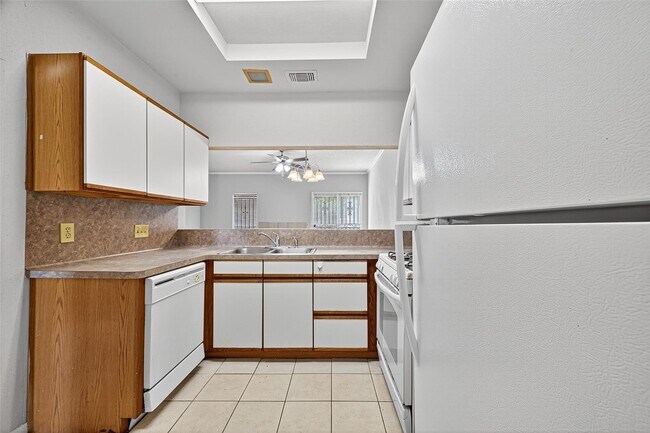 Building Photo - 2910 Grants Lake Blvd