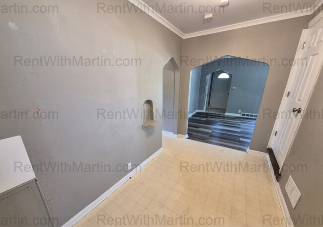 Building Photo - FOR RENT-925 Hammond Ave- Pets Ok*