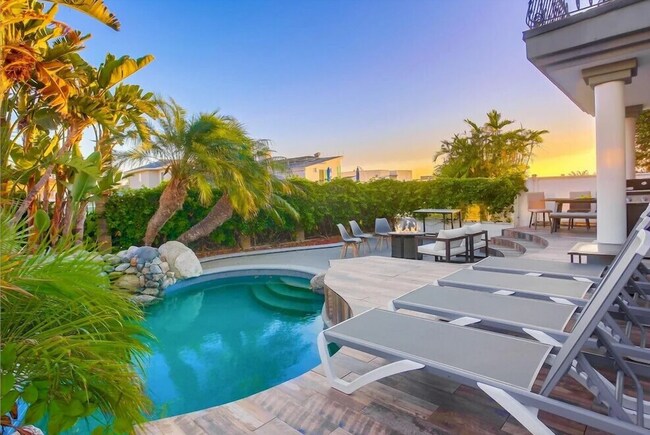 Building Photo - Luxury Bird Rock Retreat | 3BR Oasis w/ Po...