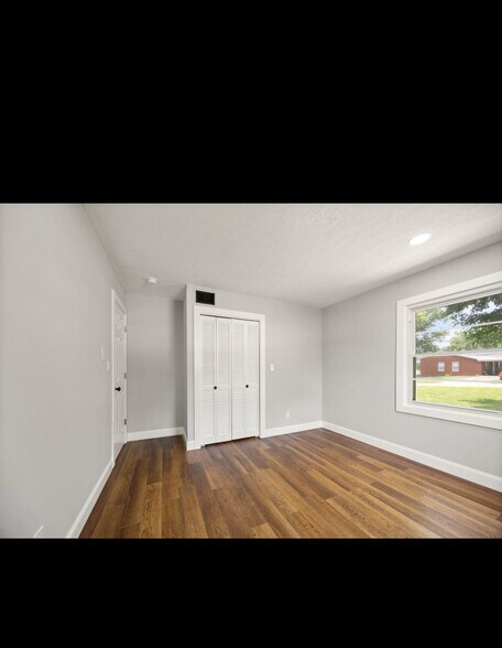 Building Photo - 100 N Brookhaven Dr