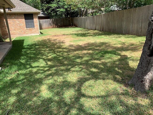 Building Photo - 6104 John Chisum Ln