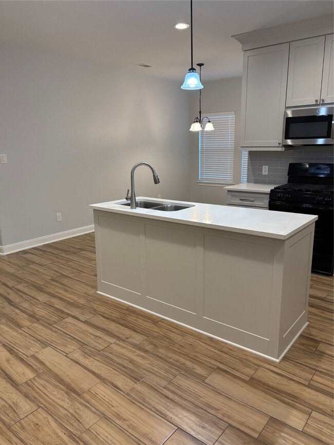 Building Photo - 205 Mcelroy Ave