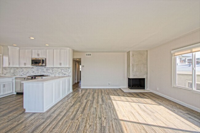 Building Photo - REMODELED, BRIGHT & AIRY, 2-STORY HOME W/ AMAZING PANORAMIC OCEAN VIEWS, 2 LIVING SPACES, 2 LARGE...