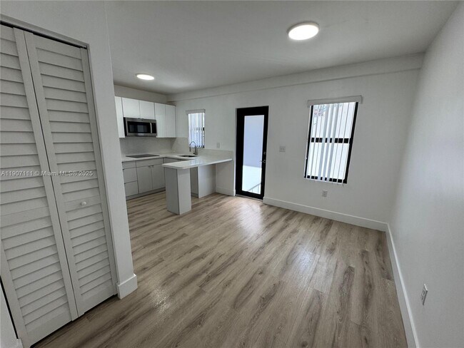 Building Photo - 1971 NW 2nd Ct