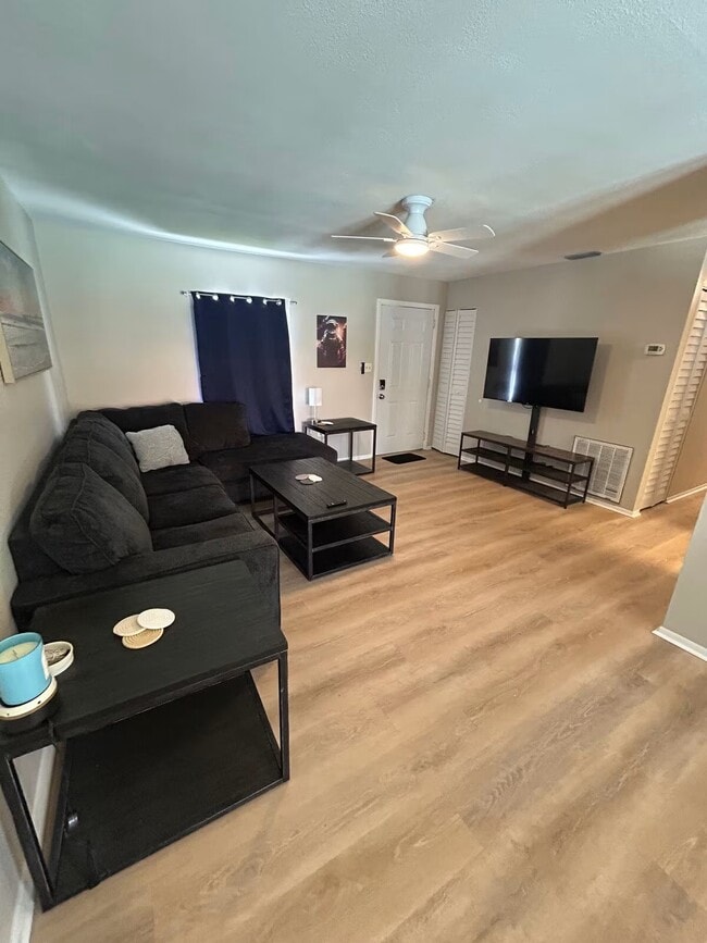 Building Photo - 6538 W Baker Cir