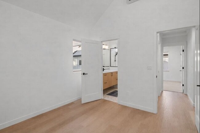 Building Photo - 10350 Wallingford Ave N