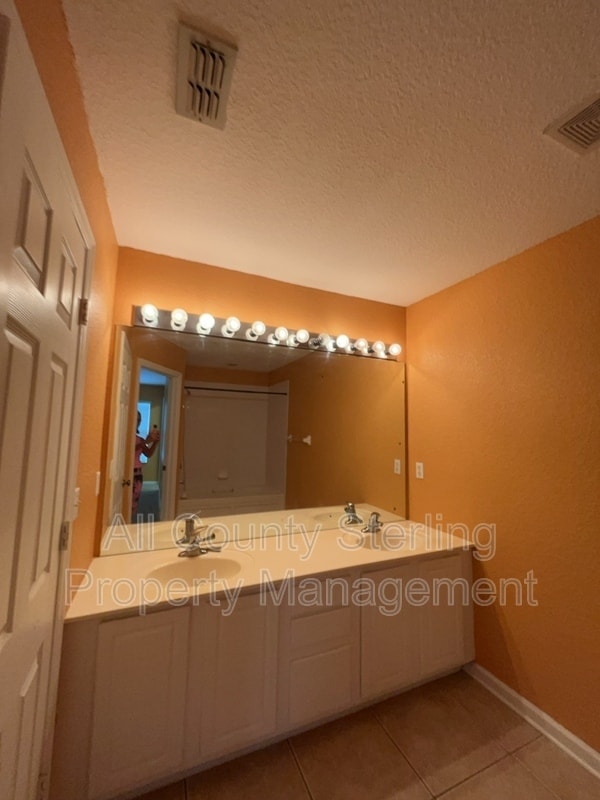 Building Photo - 5052 Hawkstone Dr