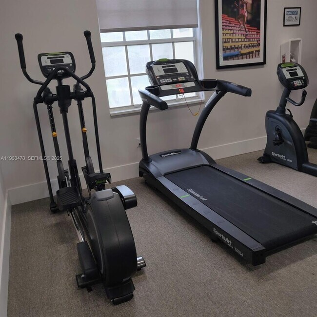 Building Photo - 6037 SW 19th Pl