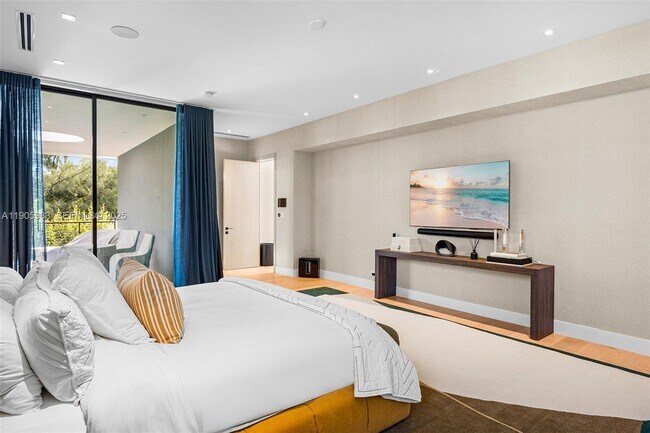 Building Photo - 4585 Nautilus Dr