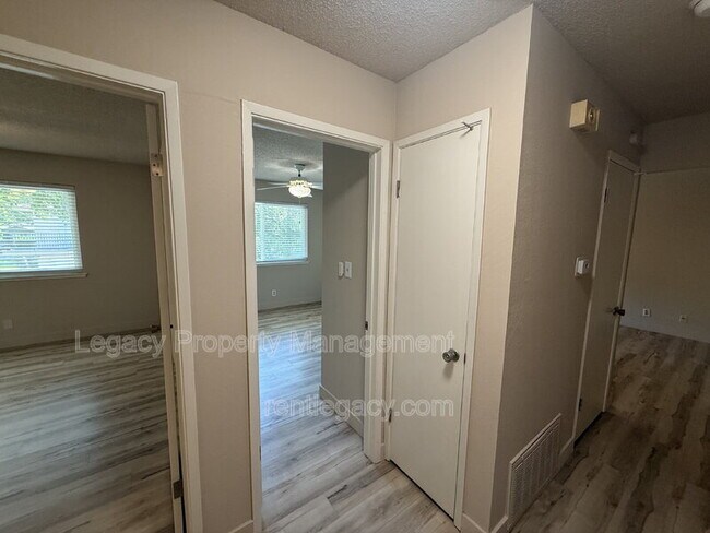 Building Photo - 5174 Connecticut Dr