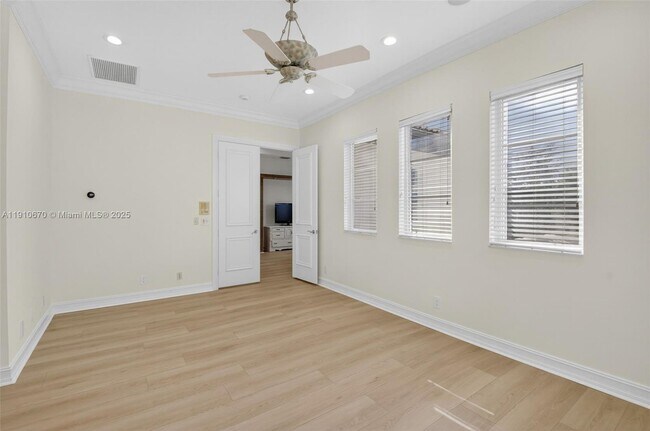 Building Photo - 9597 Bridgebrook Dr