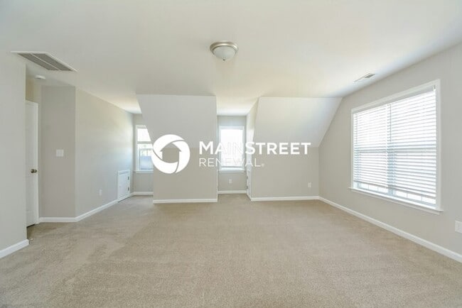 Building Photo - 4 Bedroom Pet-Friendly Home in ANGIER, NC ...