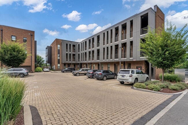 Building Photo - 1403 Martin St