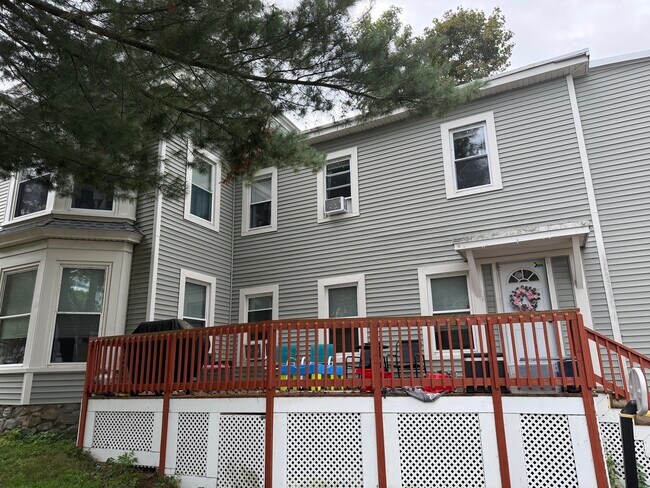 Building Photo - 109 S Pleasant St