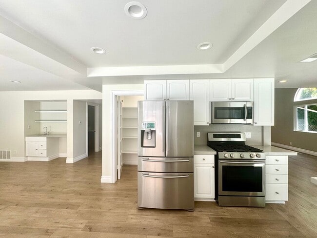 Building Photo - Resort Living in Mission Viejo! Beautiful,...