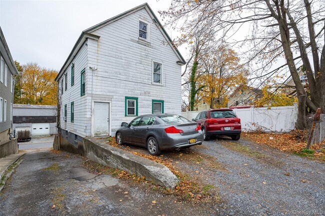 Building Photo - 5 Orchard Pl