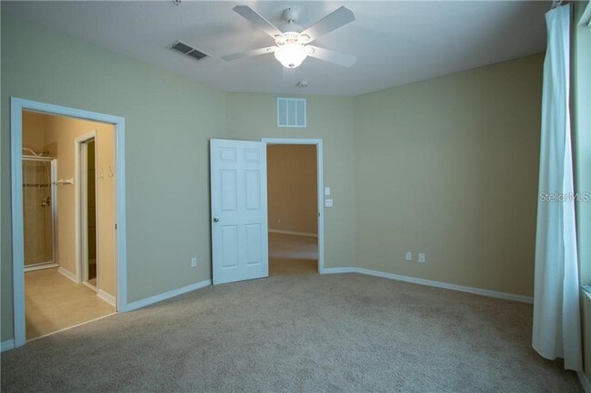 Building Photo - 14450 Desert Haven St