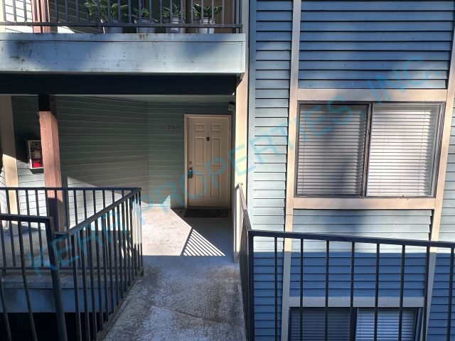 Primary Photo - Charming 2-Bed Condo in Clackamas – Perfec...