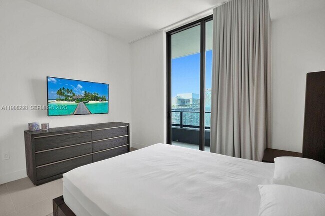 Building Photo - 159 NE 6th St