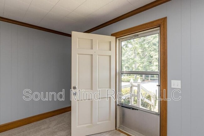 Building Photo - 207 S Alston St