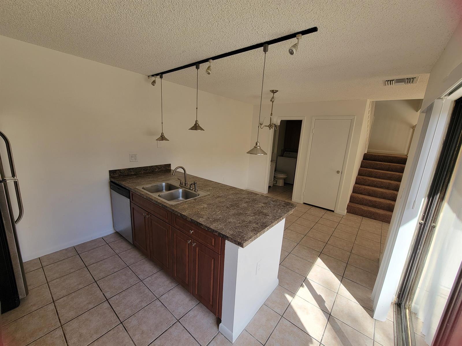 Building Photo - 588 Green Springs Pl