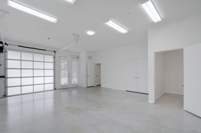 Building Photo - Aspire North Austin