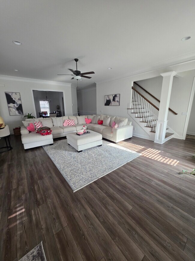 Building Photo - 432 Setter Trail