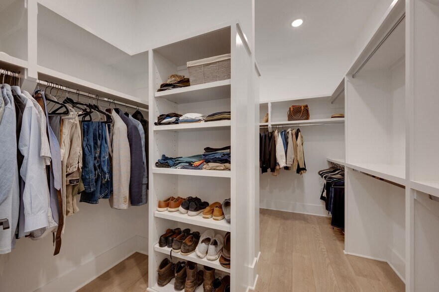 Building Photo - 3066 Long Br Cir