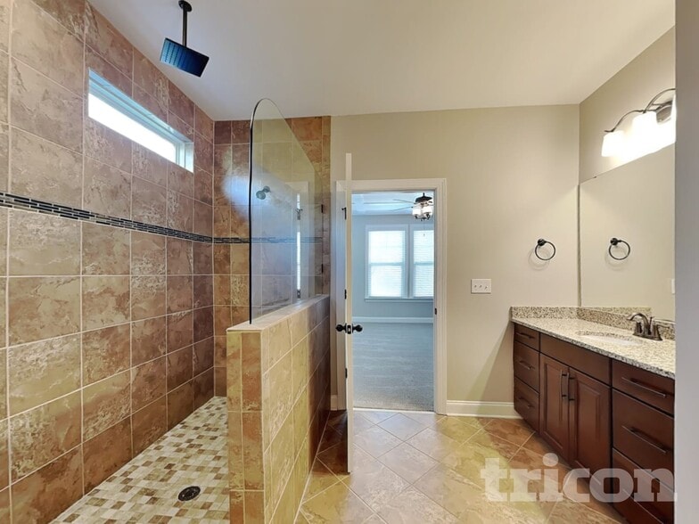 Building Photo - 10403 Drake Hill Dr