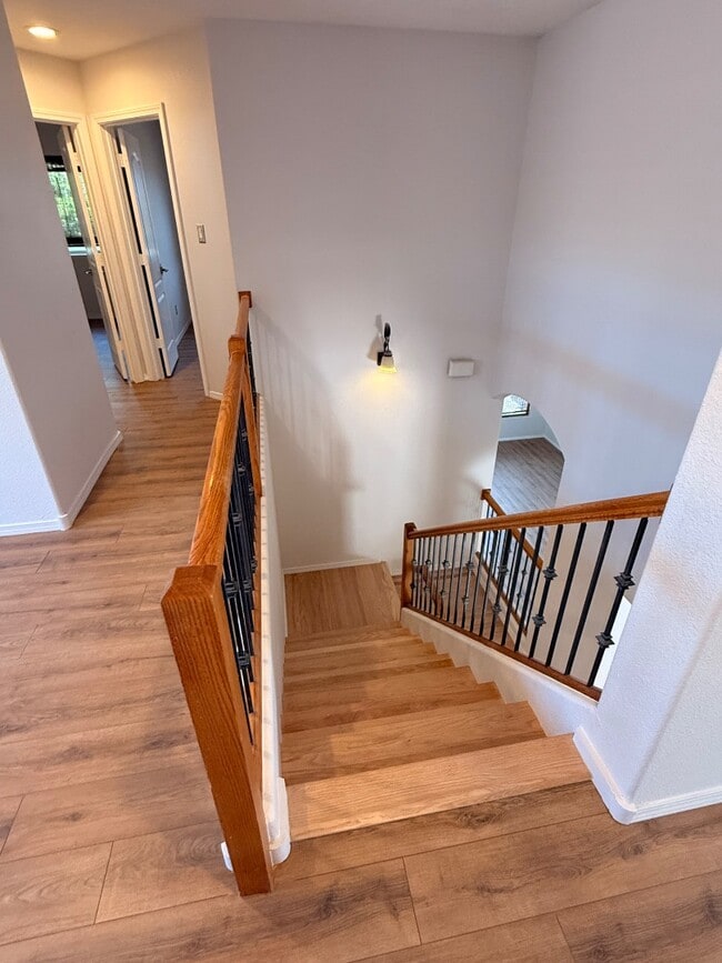 Building Photo - 2148 Vista de Colinas Dr SE