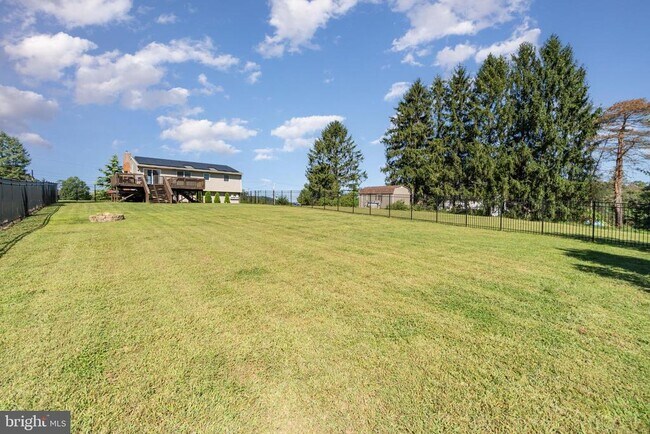 Building Photo - 1145 Highland Dr