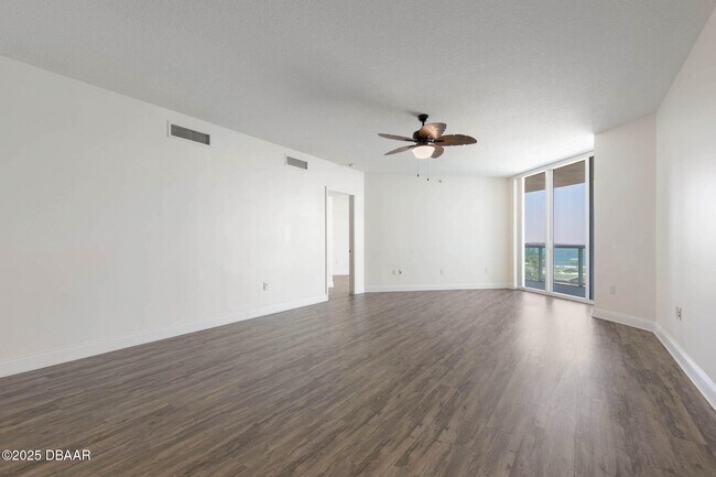 Building Photo - 241 Riverside Dr