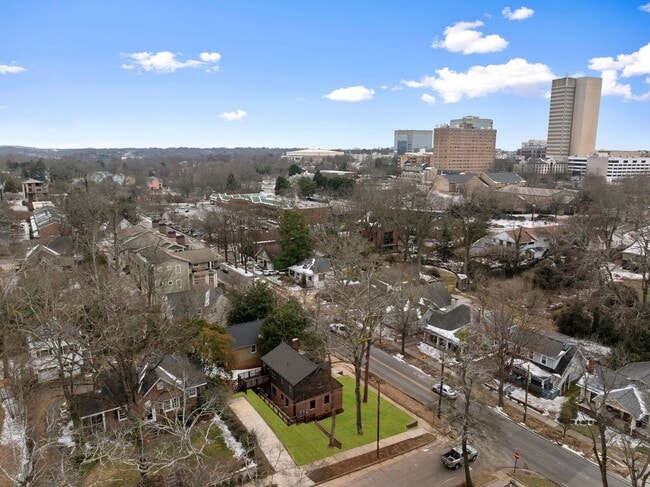 Building Photo - Heritage Historic - Unit A