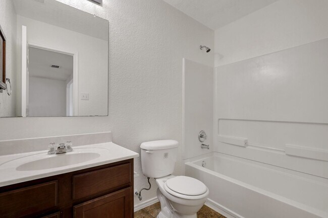 Building Photo - Monticello Ranch-Available Now-3Bd/3Ba