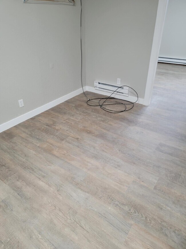 Building Photo - 403 Neyman St