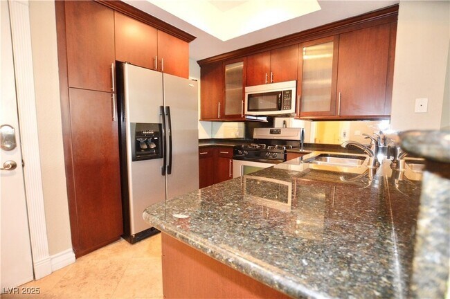 Primary Photo - 270 E Flamingo Rd