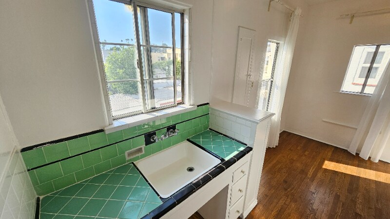 Building Photo - 1421 Echo Park Ave