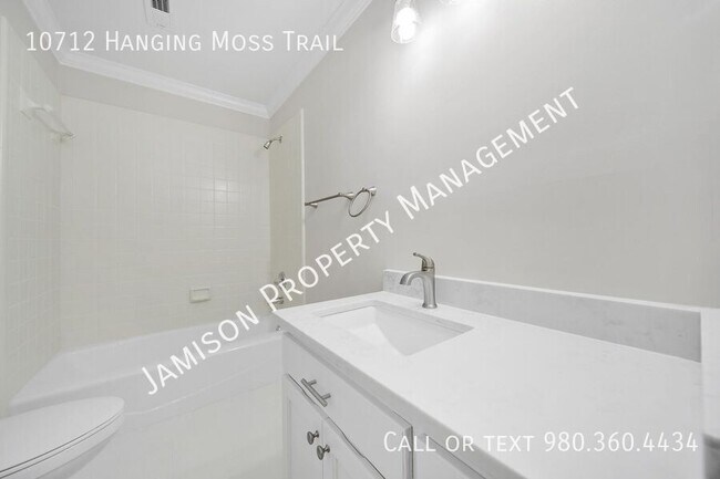 Building Photo - 10712 Hanging Moss Trail