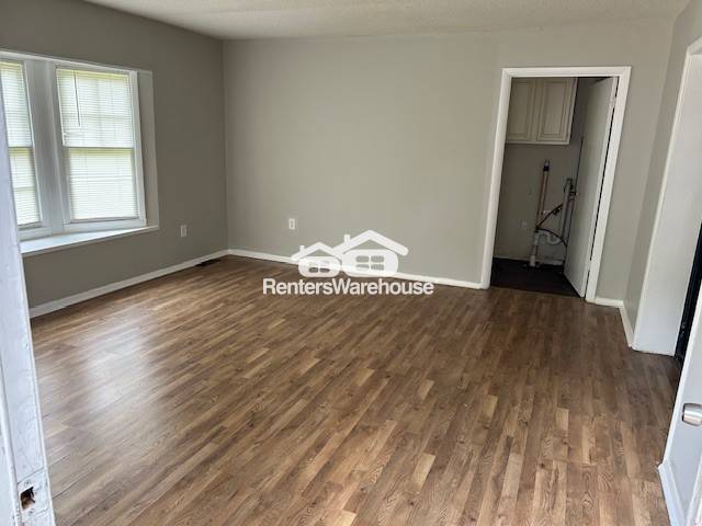 Building Photo - 9607 Red Ln Dr