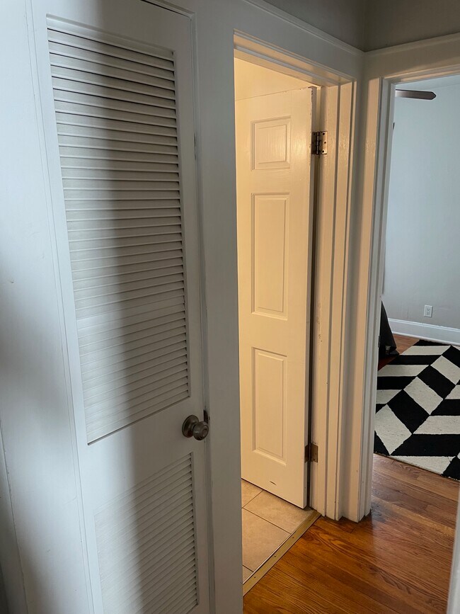 Bathroom/bedroom. - 826 Hall St