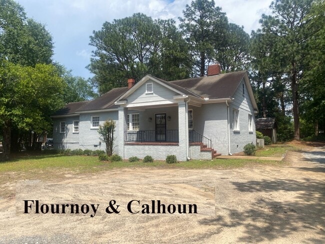 Primary Photo - 3404 University Ave