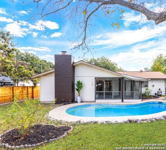 Building Photo - 1015 Cerro Alto Dr