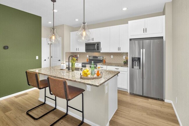 Building Photo - Off-The-Charts Incredible Collier Hill Home