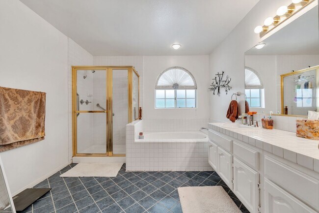 Building Photo - 5050 Golden Nugget Way
