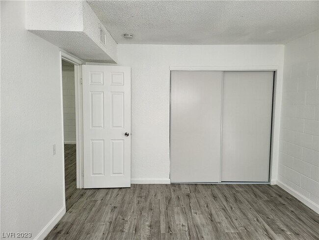 Building Photo - 2908 Marlin Ave