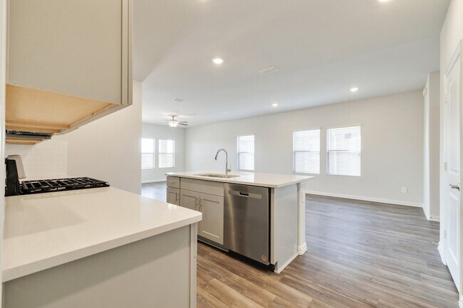 Building Photo - 109 Goosewood Dr